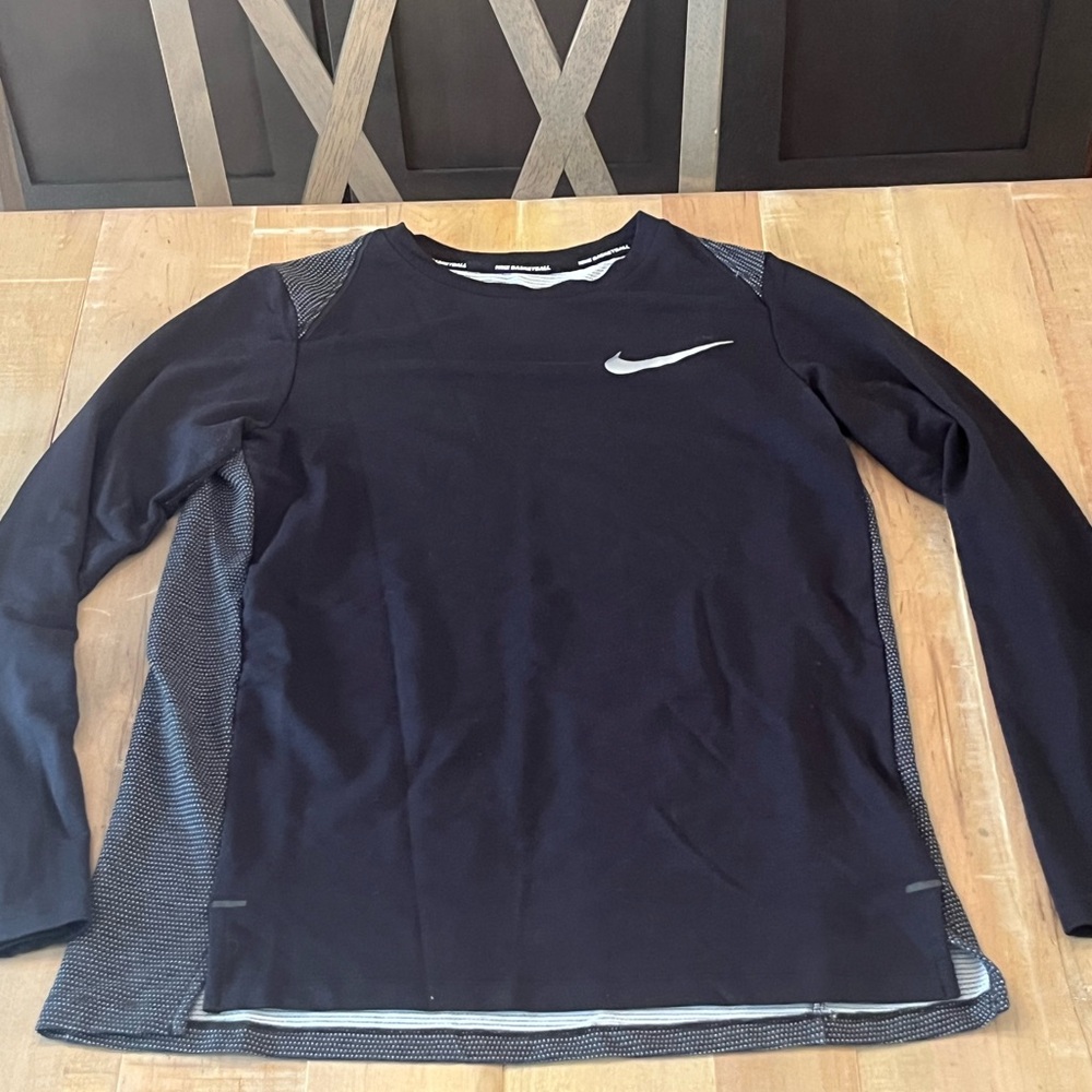 Nike Men’s Black Long-Sleeve Performance Crew Sweater